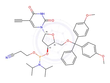 Chemical structure of (2R,3S,5R)-2-((Bis(4-methoxyphenyl)(phenyl)methoxy)methyl)-5-(5-ethynyl-2,4-dioxo-3,4-dihydropyrimidin-1(2H)-yl)tetrahydrofuran-3-yl (2-cyanoethyl) diisopropylphosphoramidite
